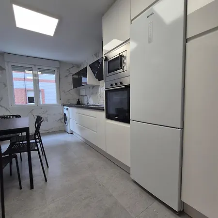 Apartment Moderno Con Garaje En 1a148 *